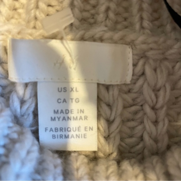 H&M women’s size XL chunky cropped sweater. - Picture 4 of 7